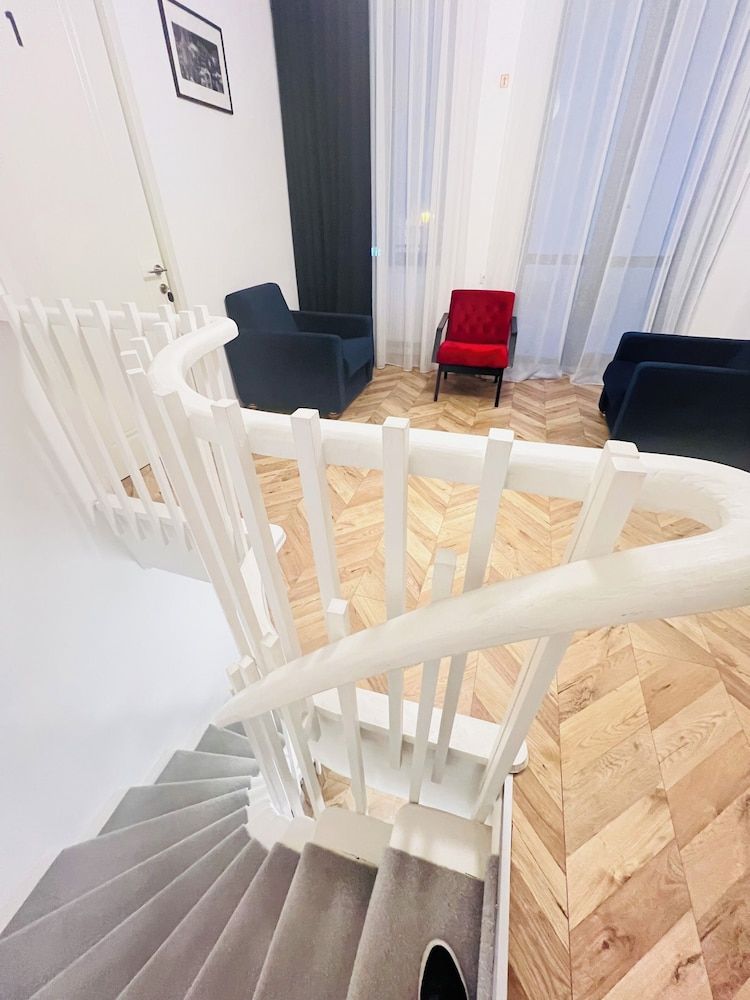 Opera Hotel Business Double Room, City View 10