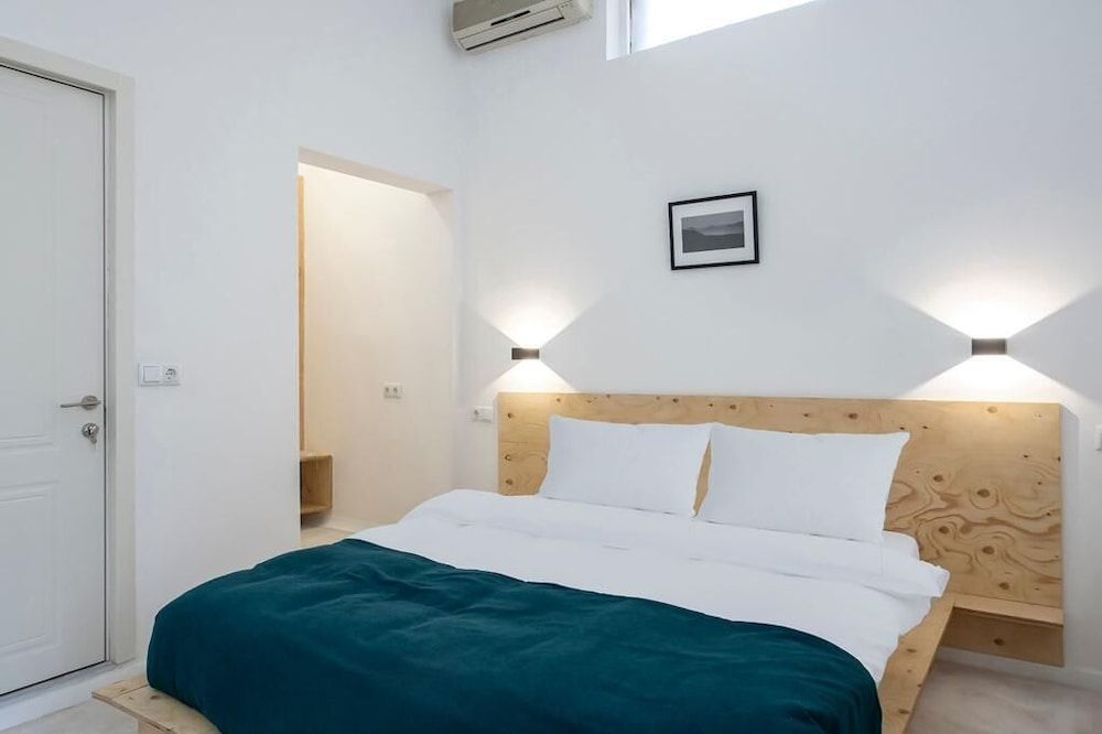 Opera Hotel Business Double Room, City View 3