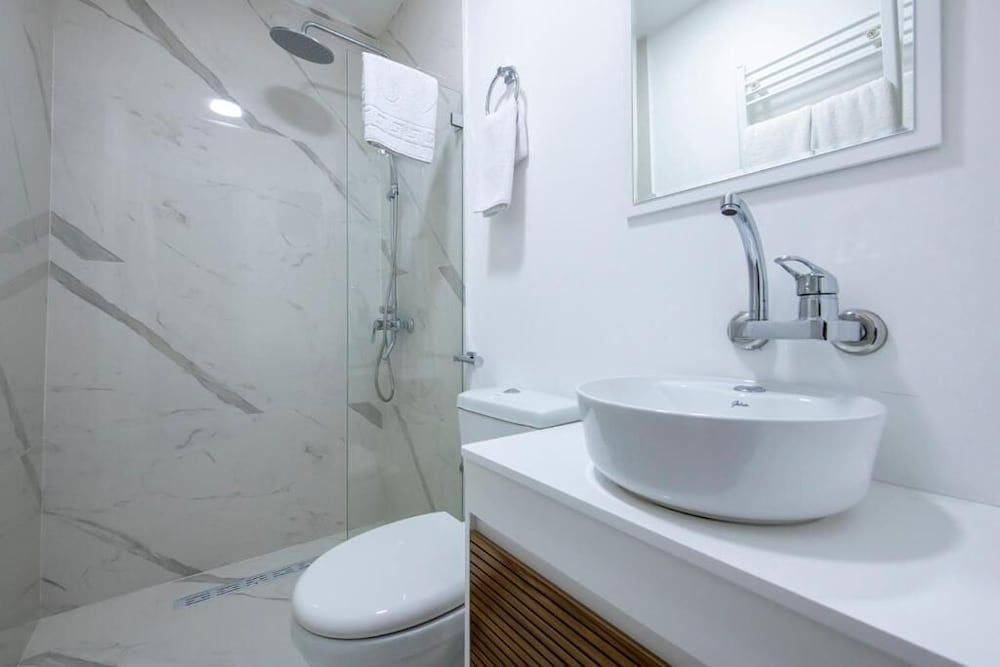 Opera Hotel Business Double Room, City View 12