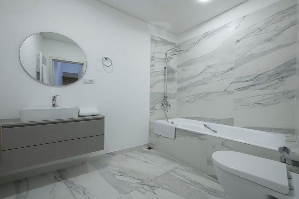 Opera Hotel Comfort Quadruple Room, City View 4