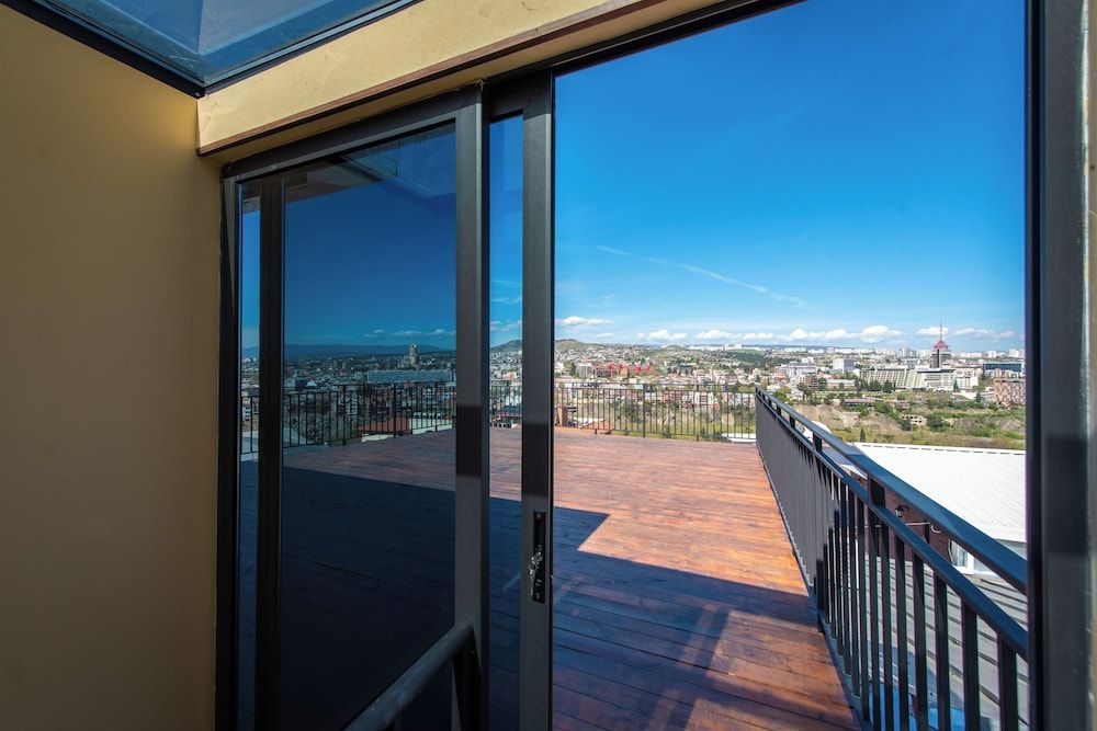 Kraveli Hotel Comfort Double Room, City View 14