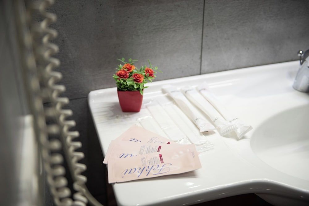 Kraveli Hotel Family Triple Room, City View 14