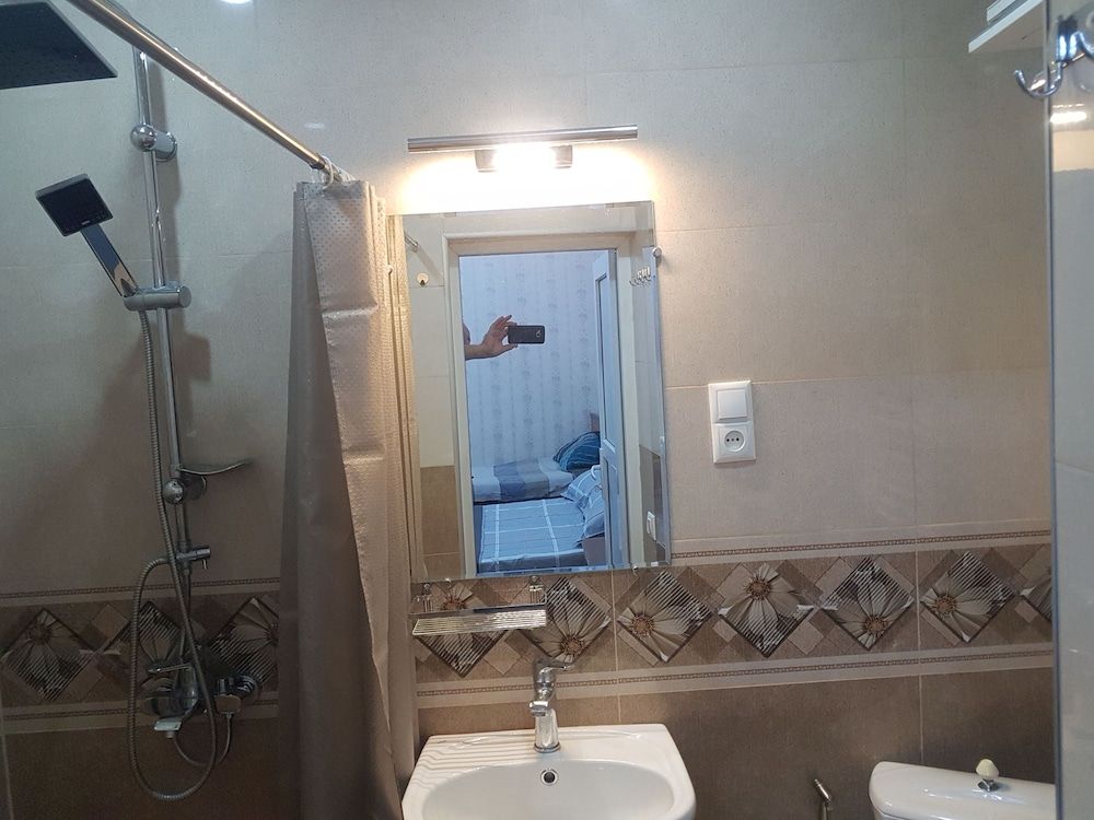 Romson Tbilisi Comfort Triple Room, Lanai, City View 5