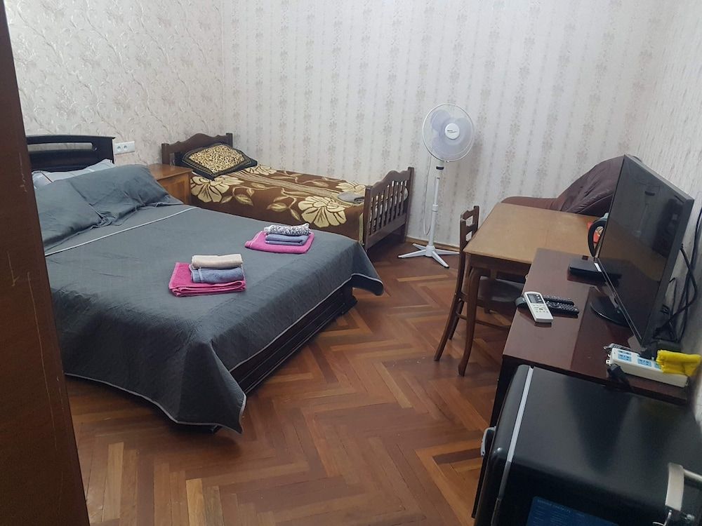 Romson Tbilisi Comfort Triple Room, Lanai, City View 2