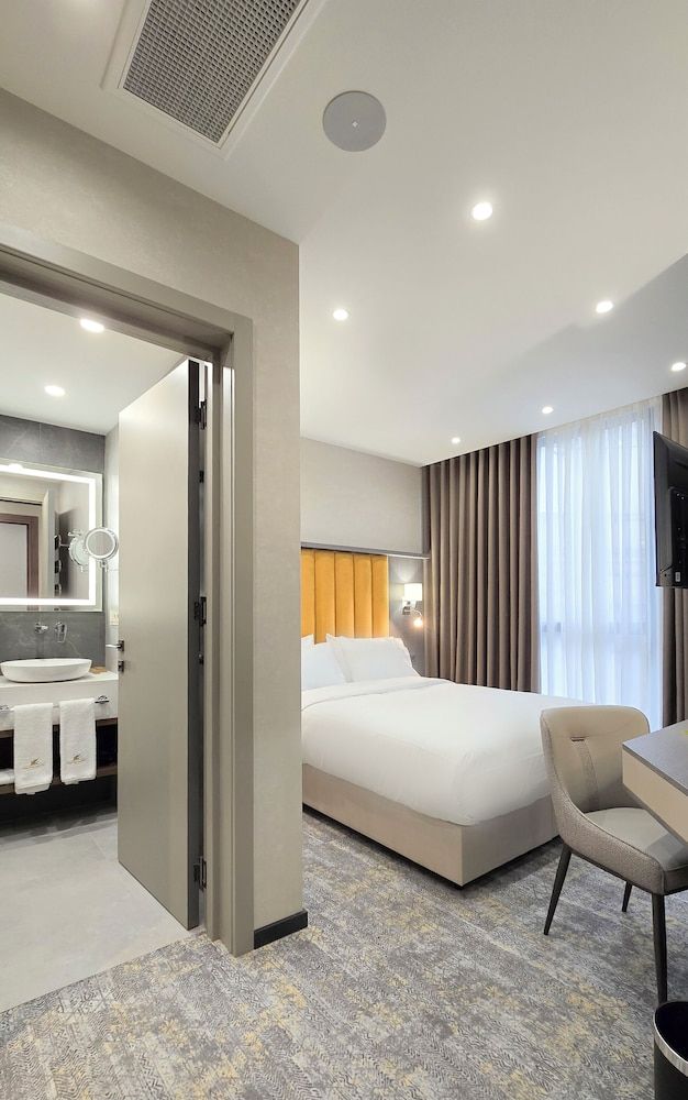 Griffin Hotel Economy Double Room 2