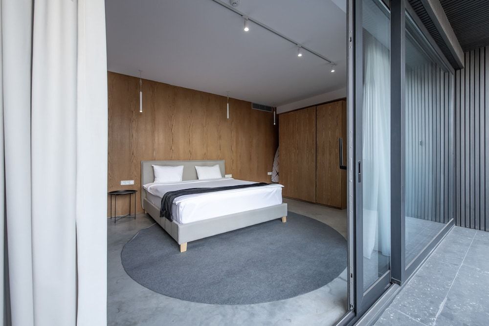 Urban Apartments 17 Executive Suits One-bedroom Apartment 5