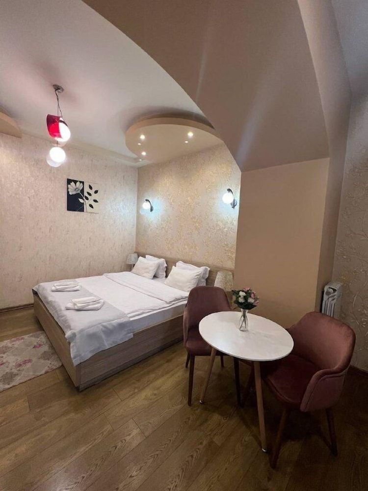 SANAPIRO Deluxe Room 2