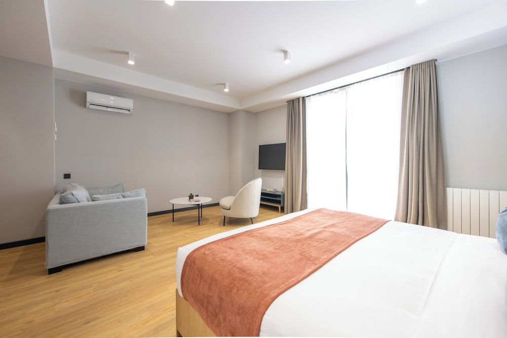 Qstay Gratus Tbilisi Studio Suite with Kitchen 5