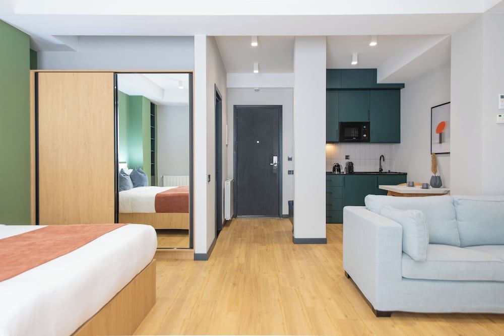 Qstay Gratus Tbilisi Studio Suite with Kitchen 22