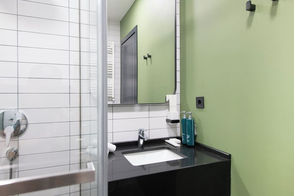 Qstay Gratus Tbilisi Studio Suite with Kitchen 18