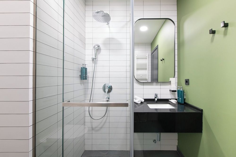 Qstay Gratus Tbilisi Studio Suite with Kitchen 16