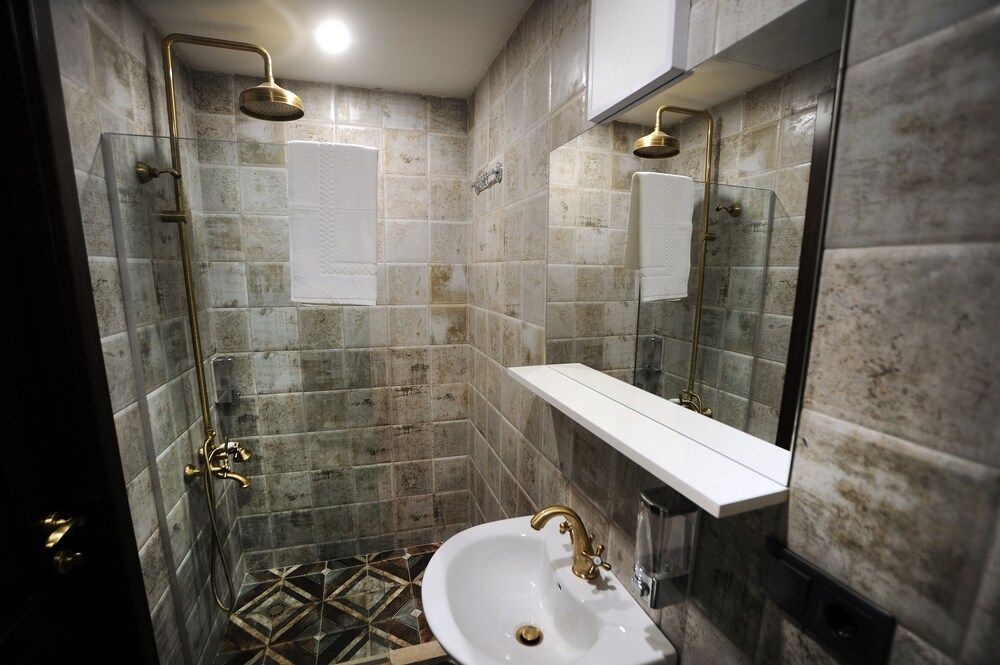 Hotel Verisima Standard Twin Room 3