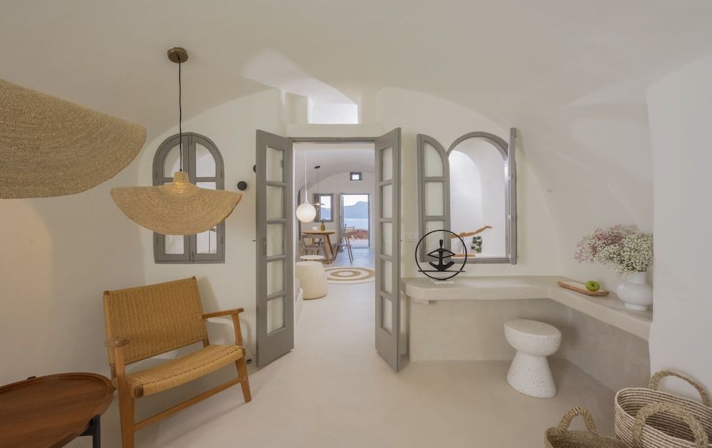 Oia Waves by SV