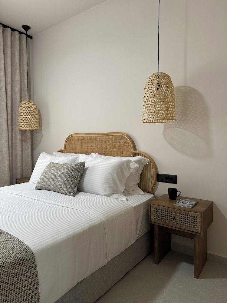 Deluxe Apartment, 2 Bedrooms, Heated Private Pool, Ocean View