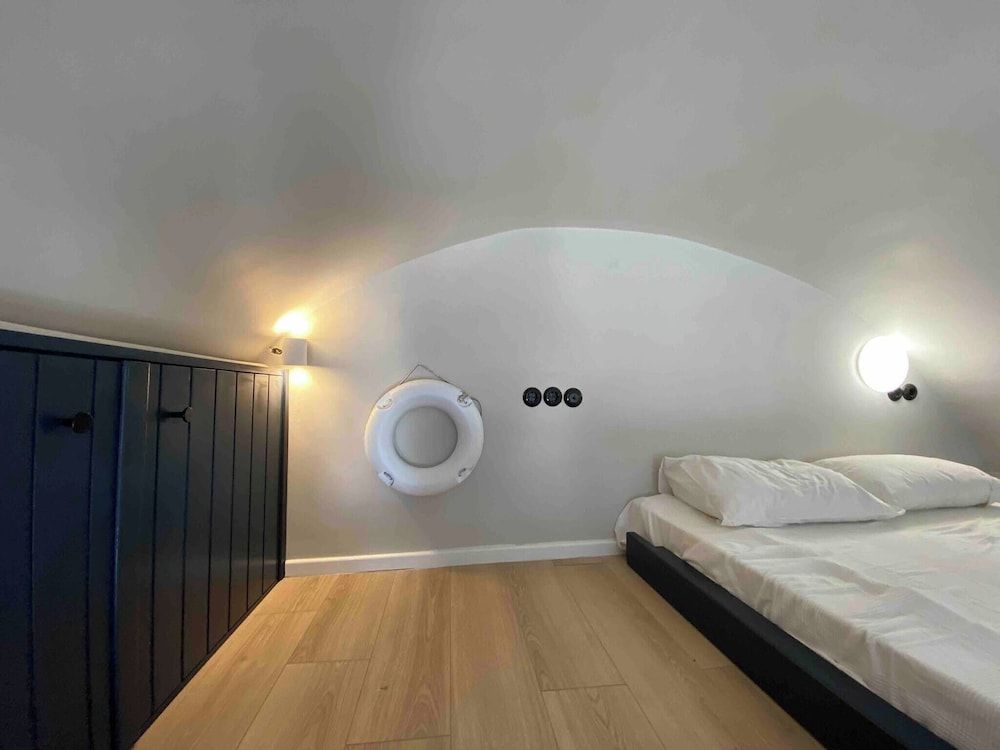House, 4 Bedrooms, Smoking, Balcony