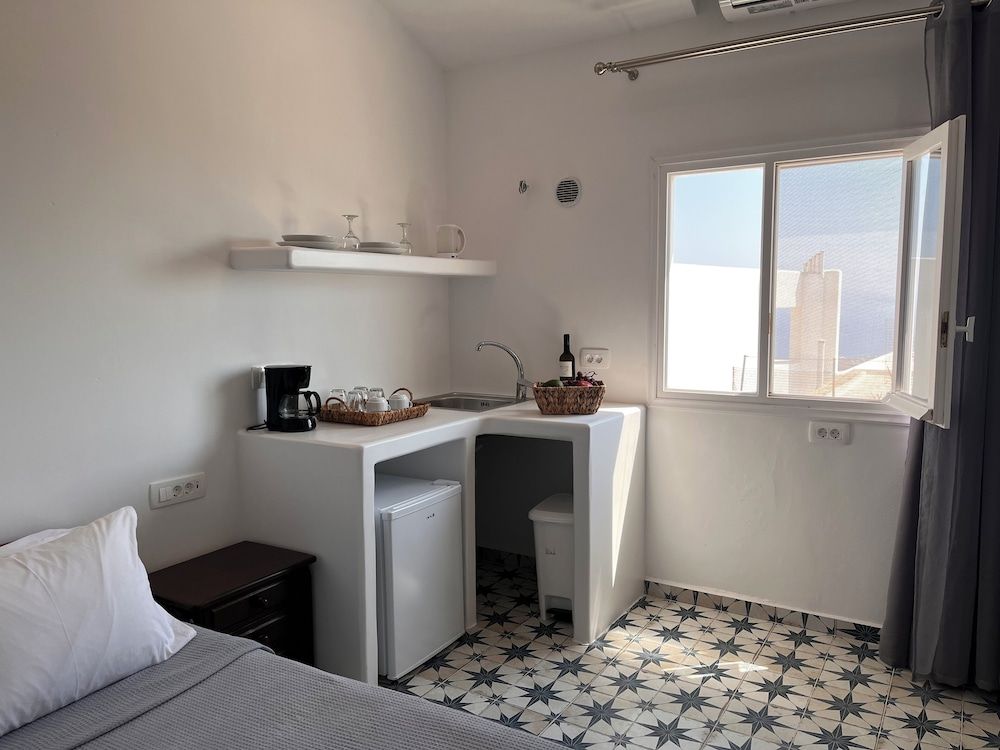 City Studio, 1 King Bed, City View