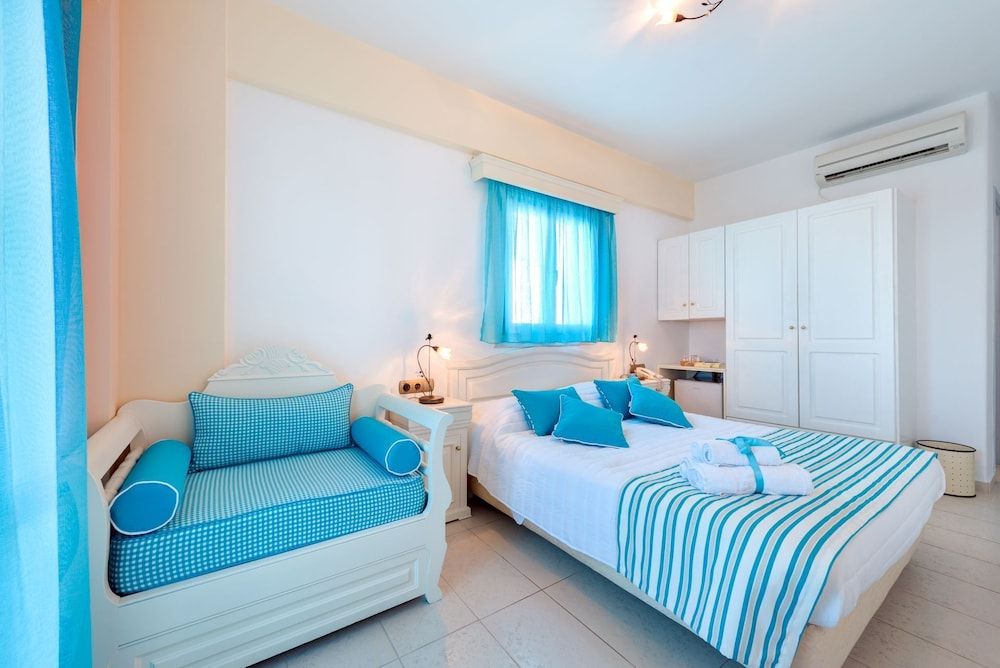 Superior Room, Jetted Tub
