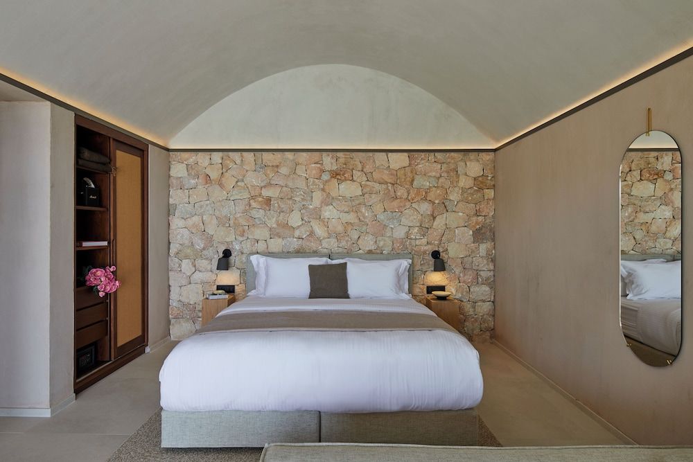 Retreat Suite with Private Heated Plunge Pool and Sea View