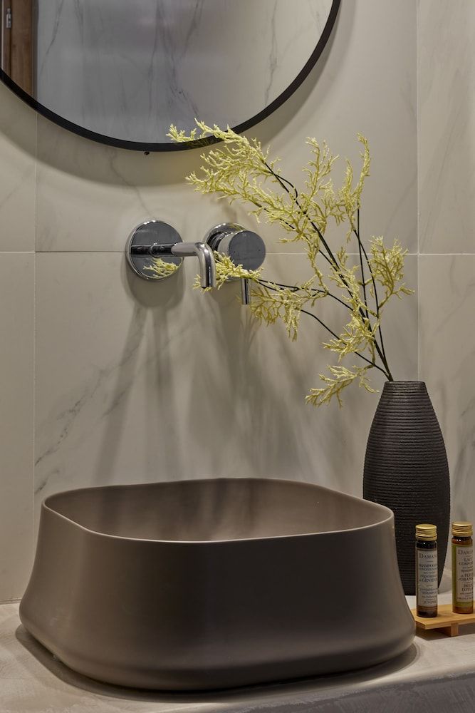 Mayu Suites Standard Suite 4