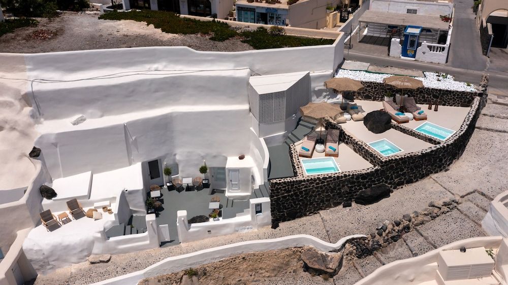 Twenty One Suites
