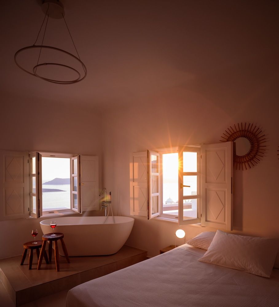 Deluxe Suite with Caldera View