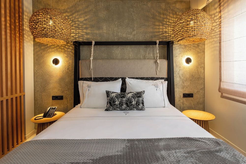 Premium Junior Suite with Indoor Jetted Tub