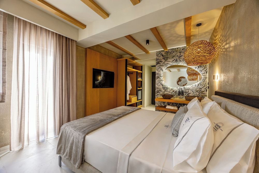 Executive Room with Outdoor Jetted Tub