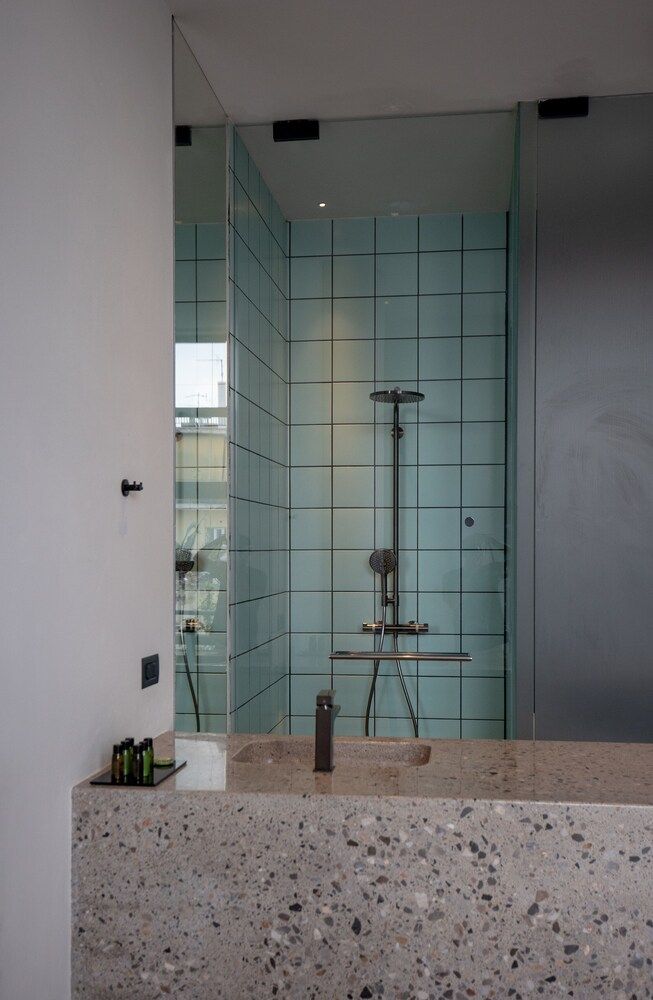 Superior, Queen, City View