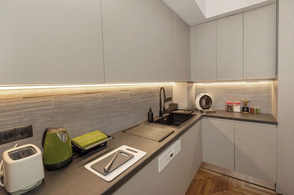 Well-designed apartment by the Acropolis