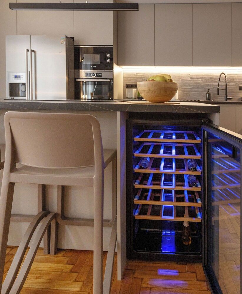 Well-designed apartment by the Acropolis