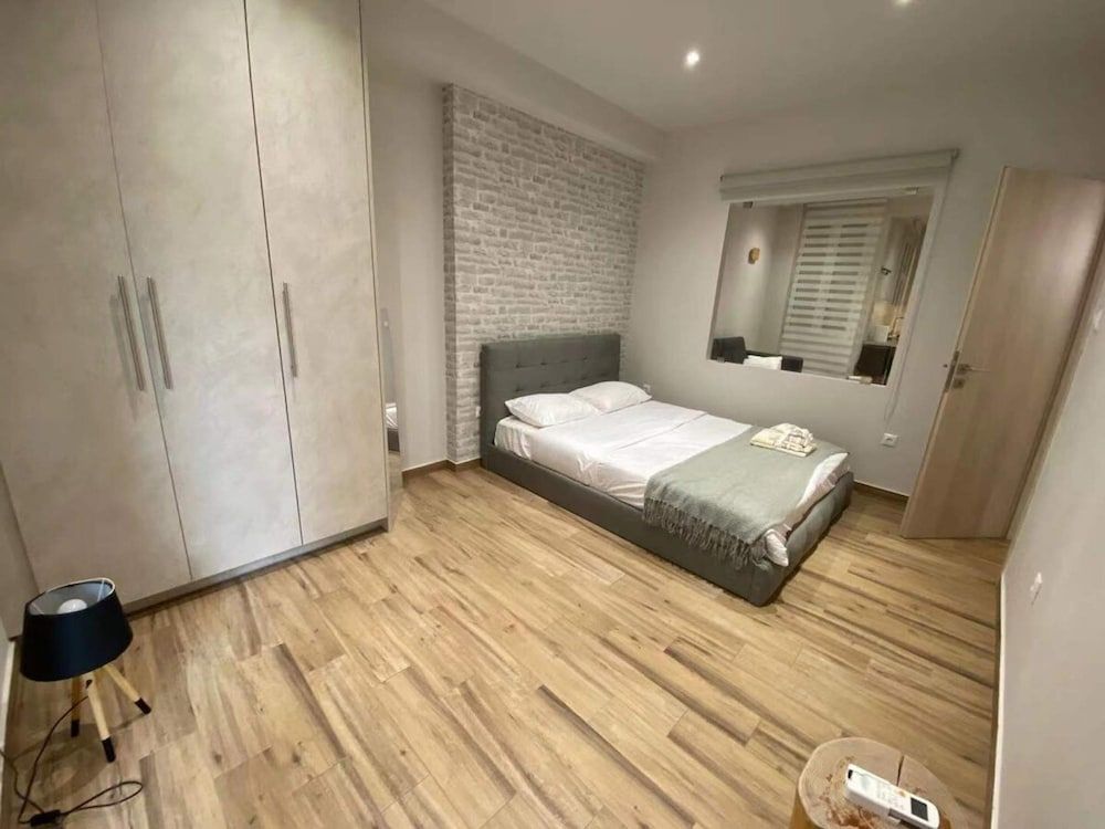 Apartment, Smoking