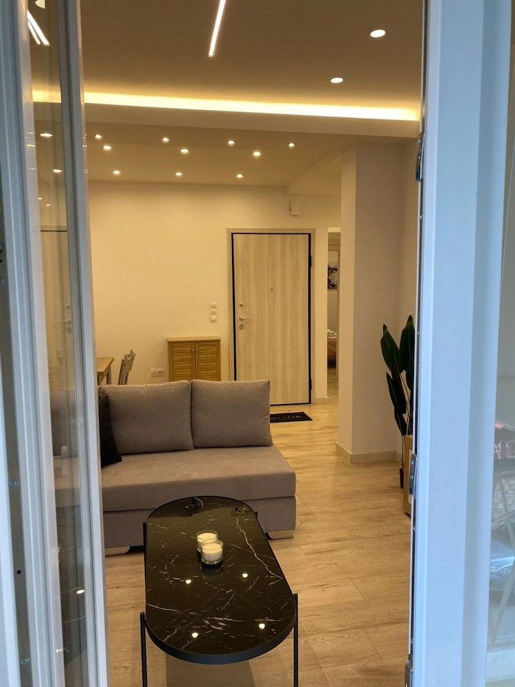 Elysian Apartment - At067