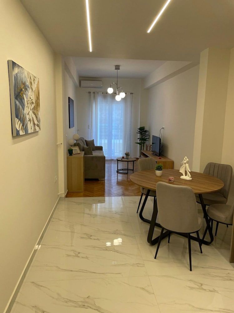 Minimalist - At116