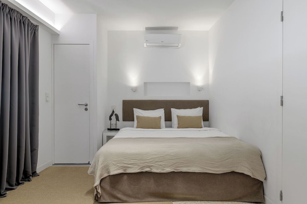 Momo Suites, Acropolis by Aura Homes B