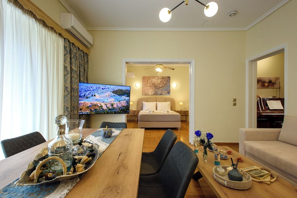 Signature Apartment, Balcony, City View
