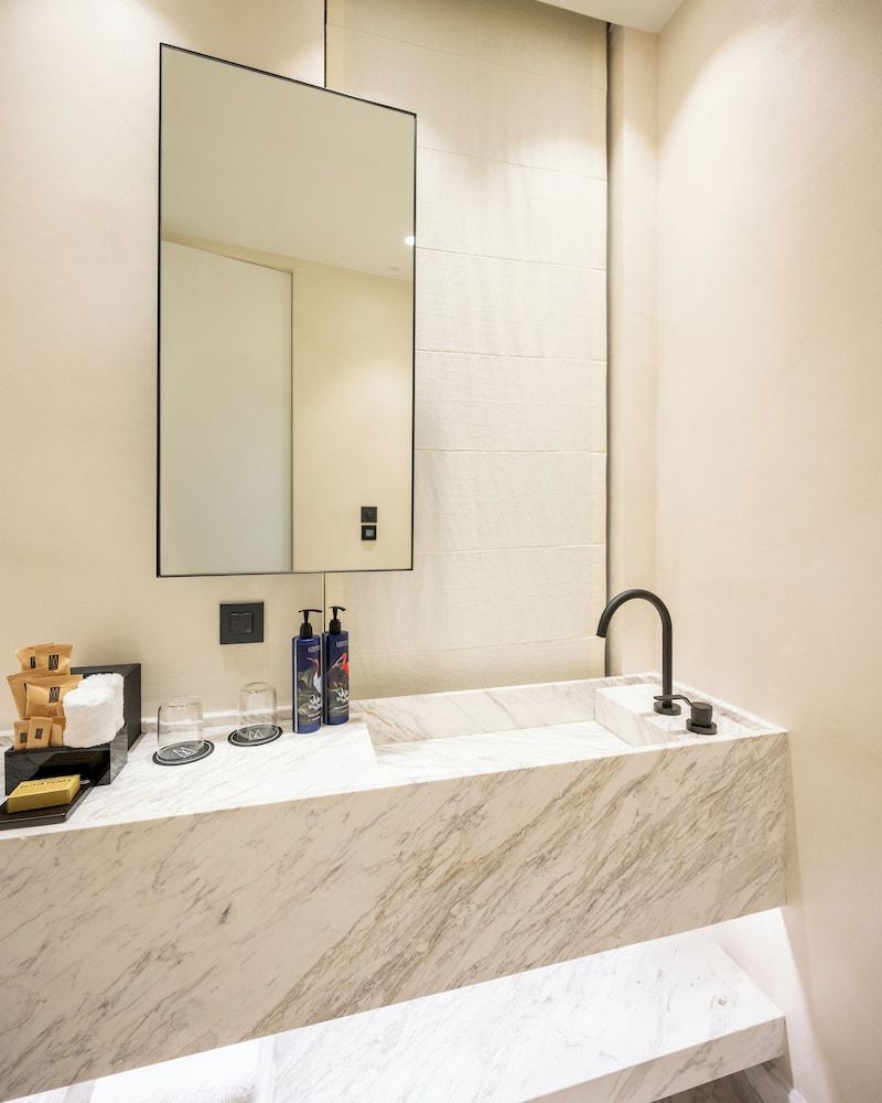 Athens Capital Suites-Mgallery Collection Superior Room, 1 Queen Bed 3