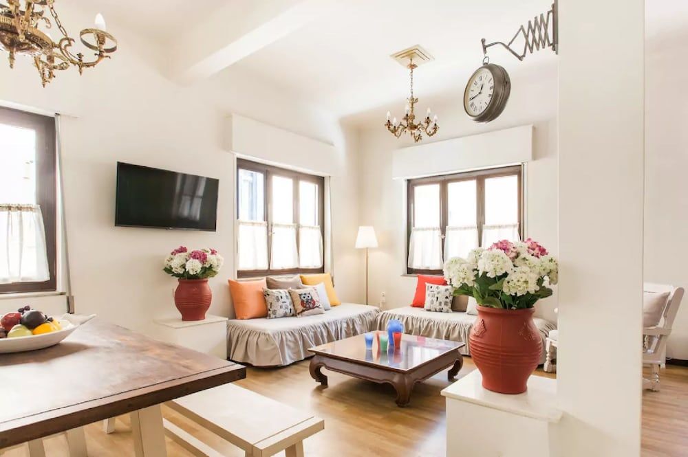 Traditional Apartment, 1 Bedroom, City View, Corner