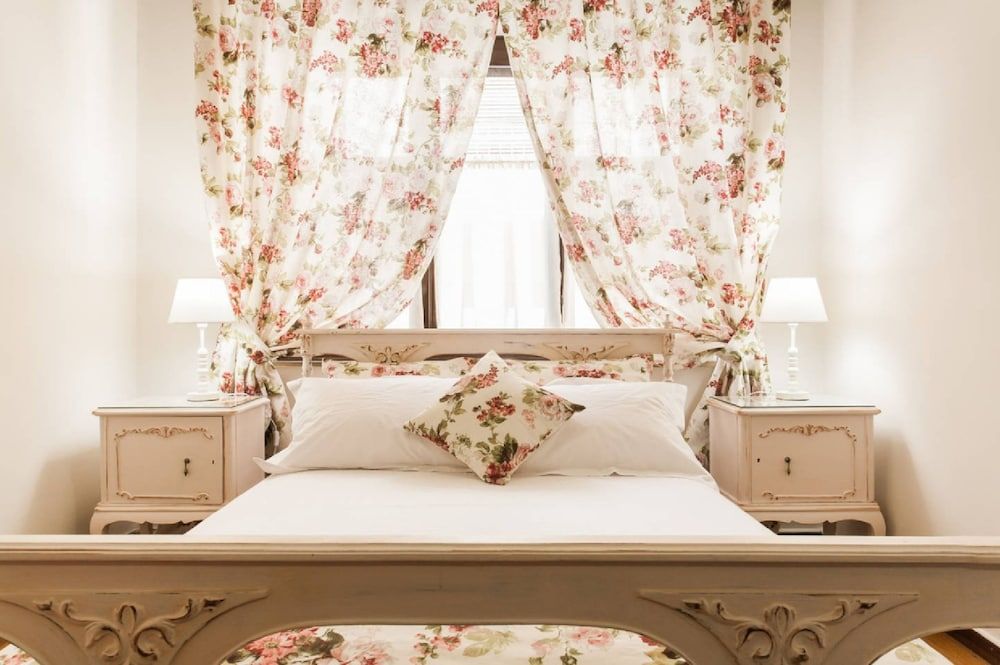 Traditional Apartment, 1 Bedroom, City View, Corner