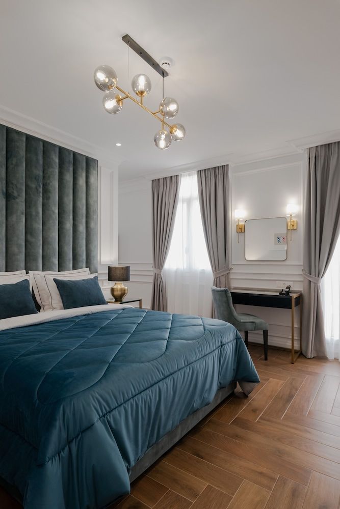 King Suite with Sun deck & Jacuzzi