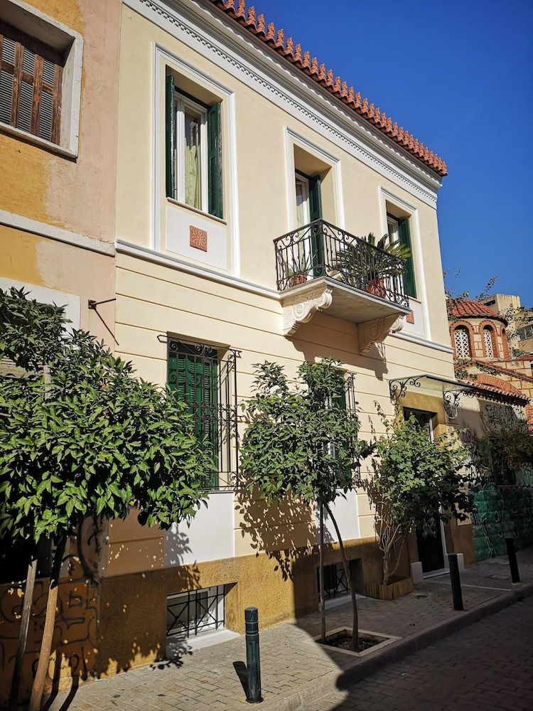 Psyri Neoclassical House w Yard