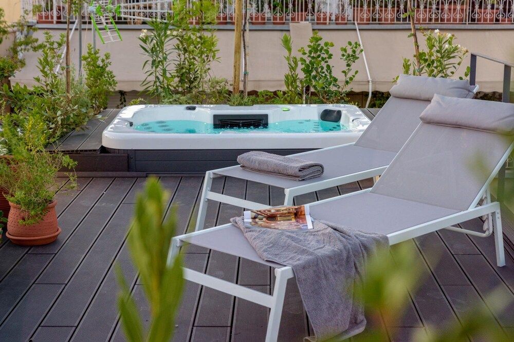 Paradise Suite With Jacuzzi Acropolis View