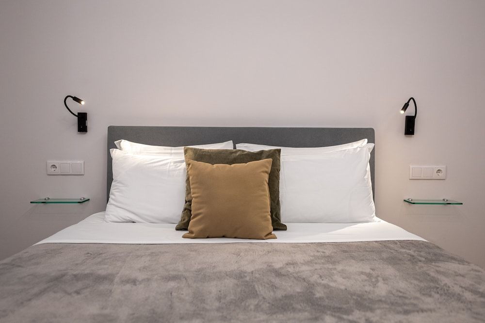 Deluxe Studio