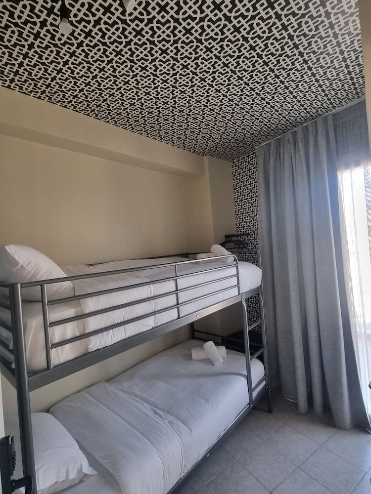 7ATHENS Basic Twin Room