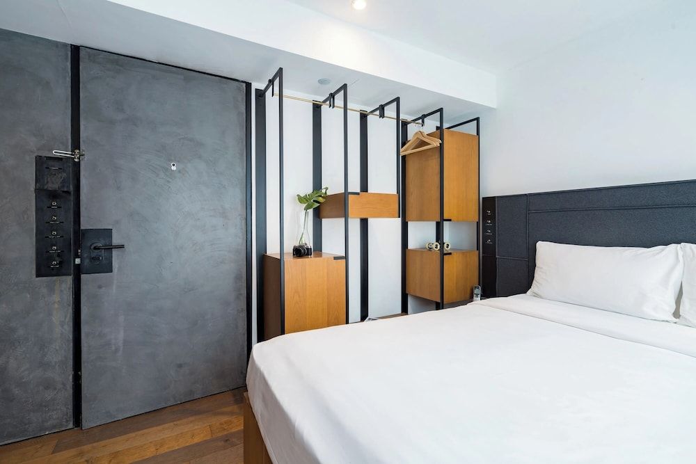 Habyt Austin Avenue Superior Accessible Room 4