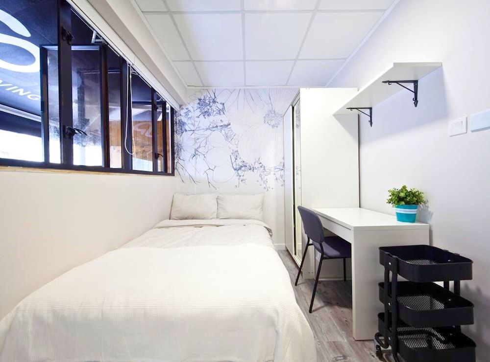 Pillows Co-Living Standard Double Room, Balcony