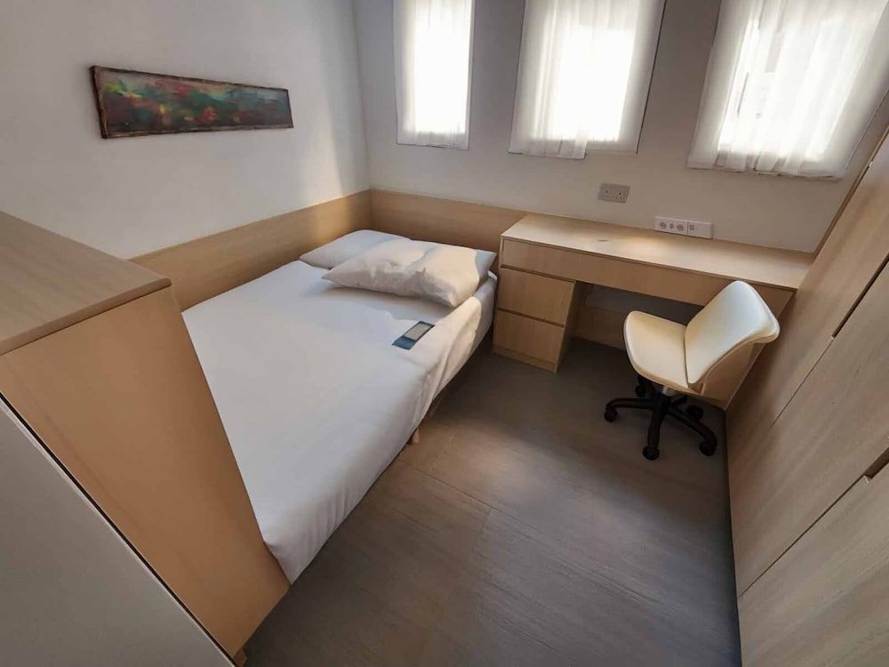 Deluxe Suite, City View