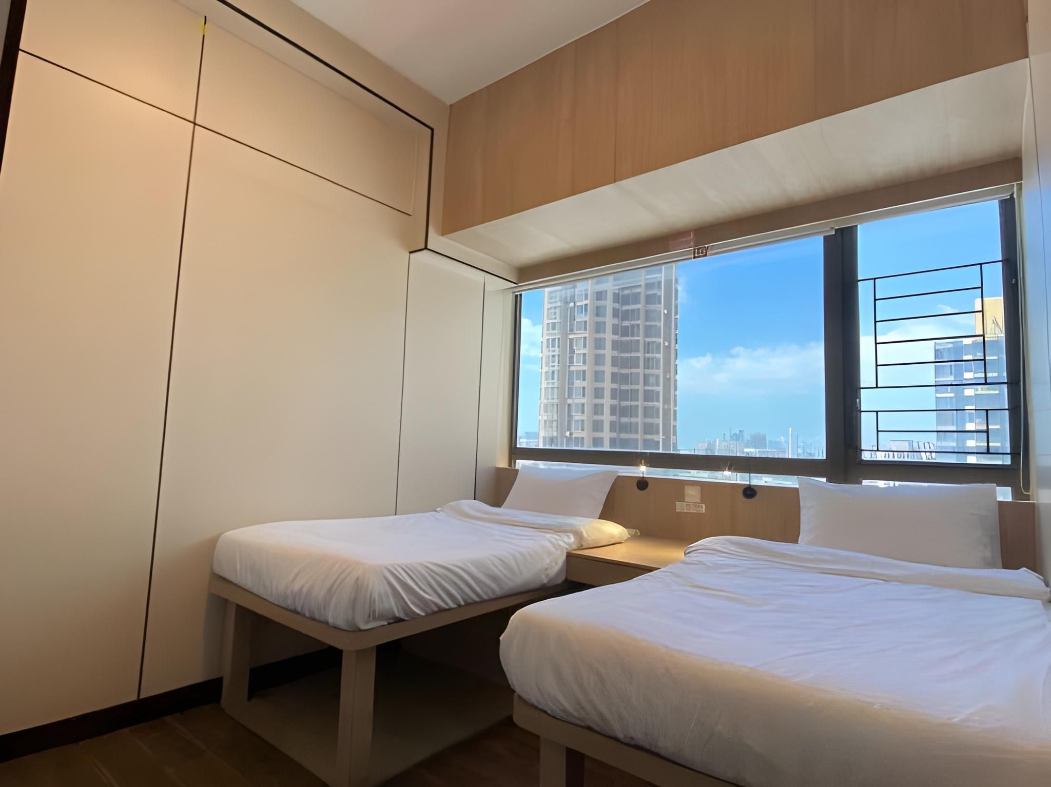 MIJ (KAI TAK) HOTEL Superior City View Queen Room