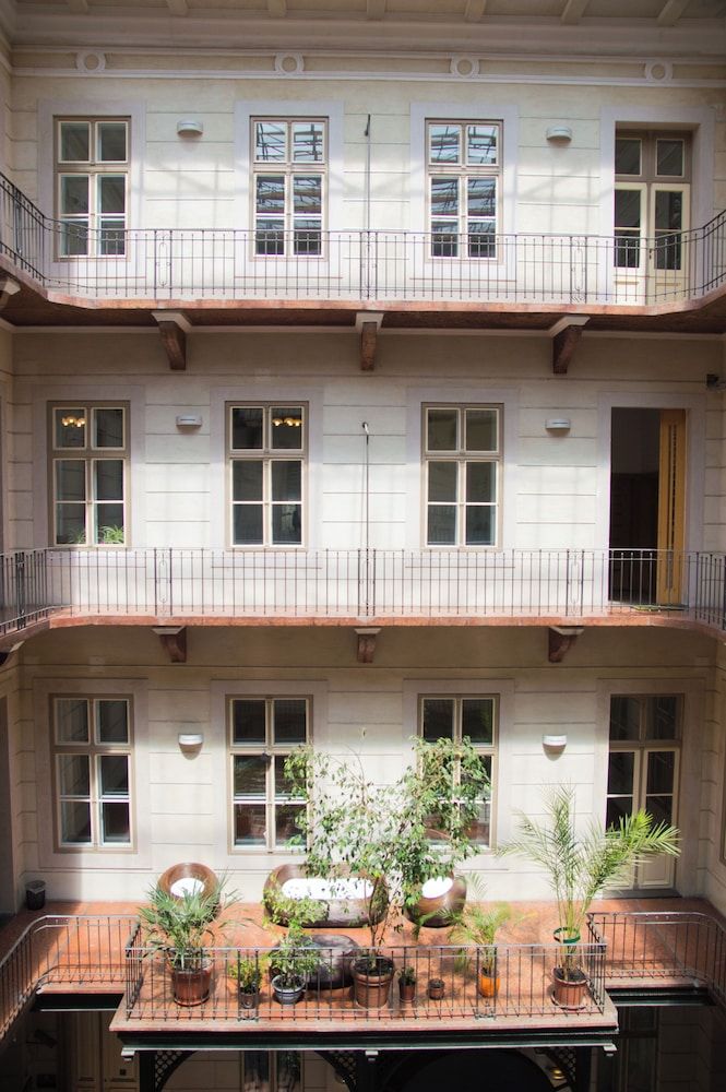 Courtyard View