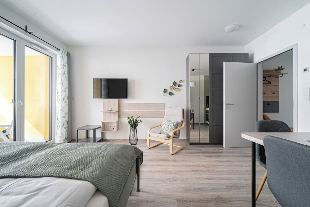 WestSide Garden Apartments by Urbanrent Basic Studio 14