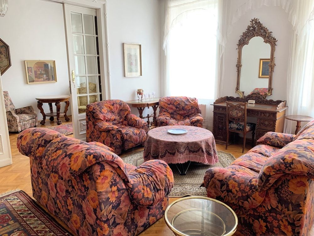 New! Libra Grande Venetian Style Apartment